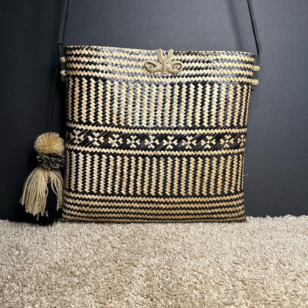 Global Color Purse - Picture 3 of 9
